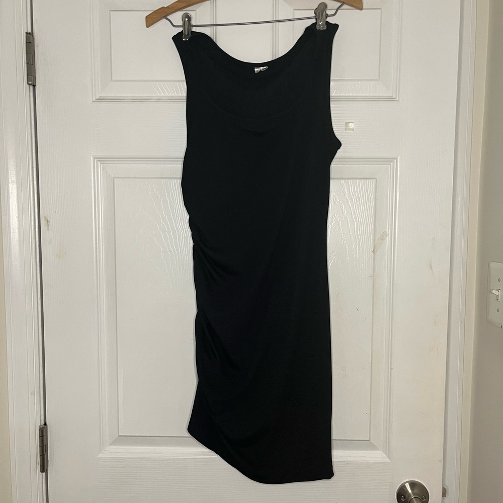 Black Sleeveless Dress